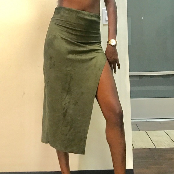 Green Fashion Nova Skirt - Picture 1 of 6